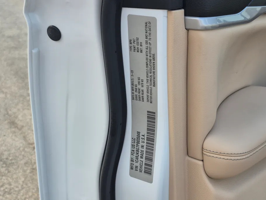 جيب جراند شيروكي ليمتد 2023 