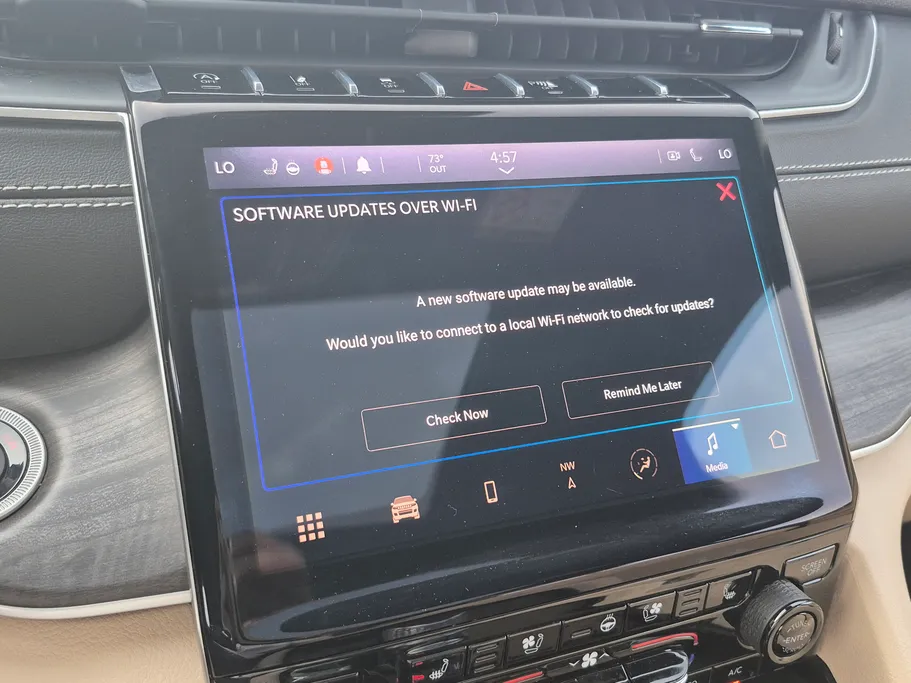 جيب جراند شيروكي ليمتد 2023 