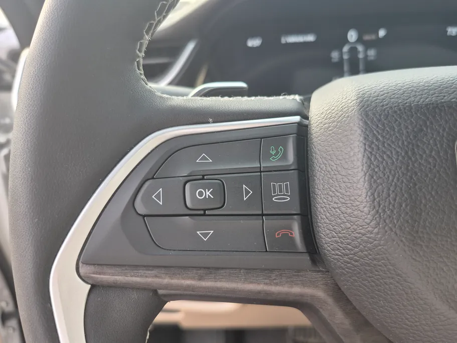 جيب جراند شيروكي ليمتد 2023 