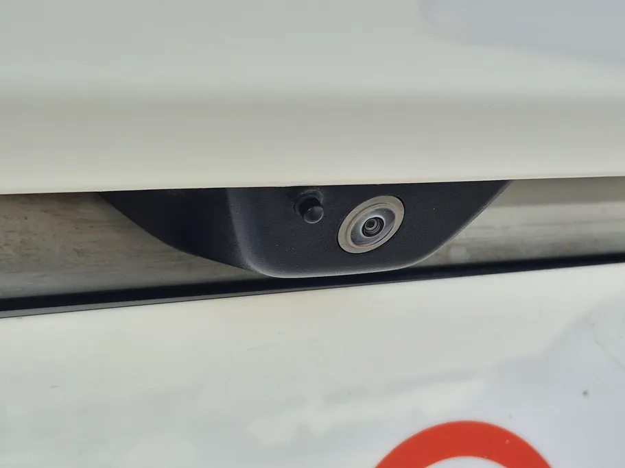 جيب جراند شيروكي ليمتد 2023 