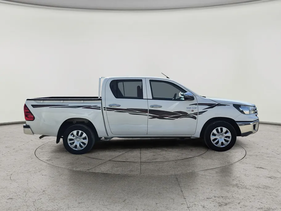 2022 Toyota Hilux DC 4x2 Diesel 