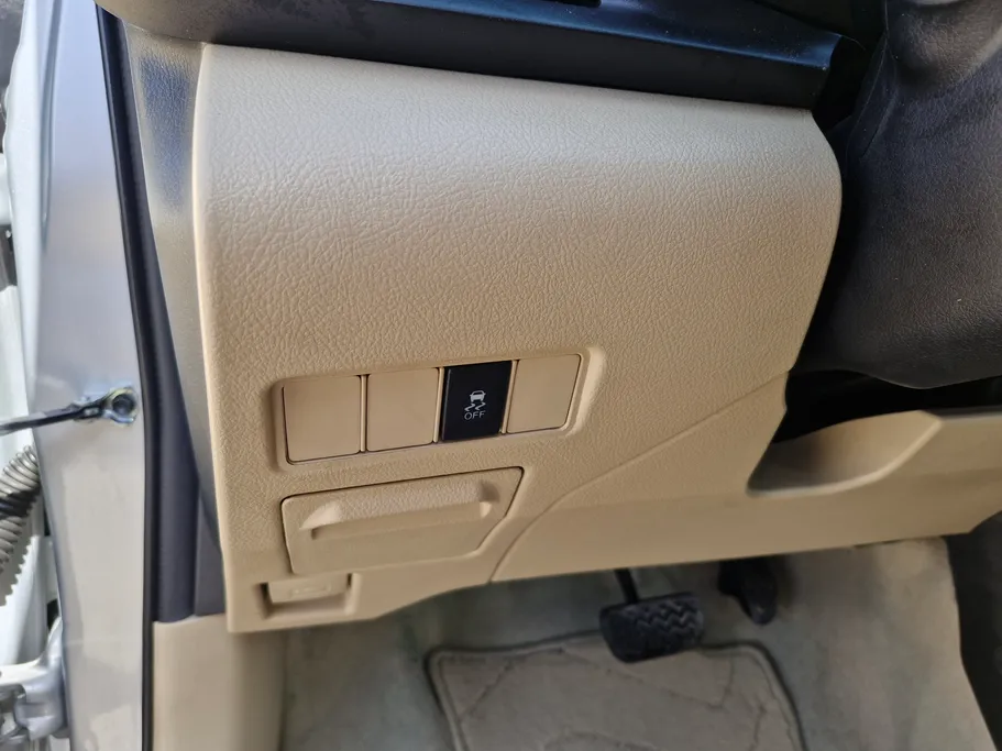 2022 Toyota Yaris  Y 