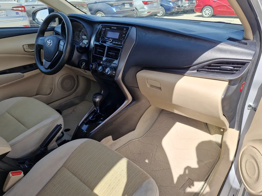 2022 Toyota Yaris  Y 