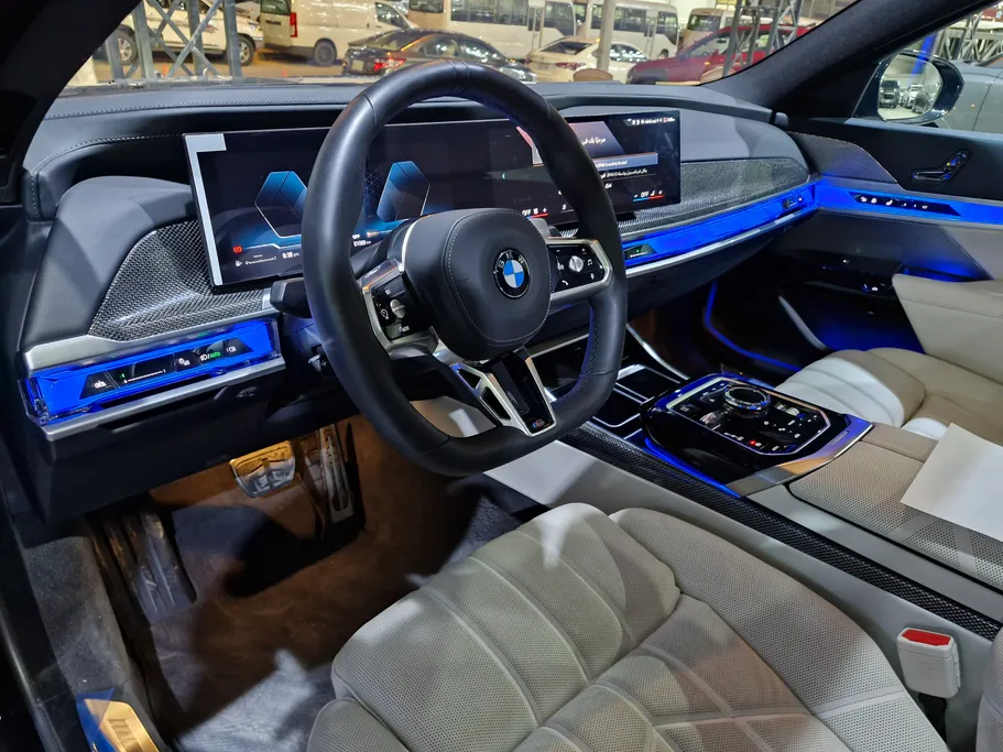 بي ام دبليو الفئة السابعة 735i 2026 