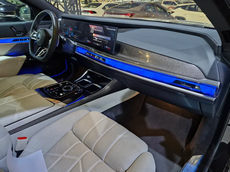 بي ام دبليو الفئة السابعة 735i 2026 