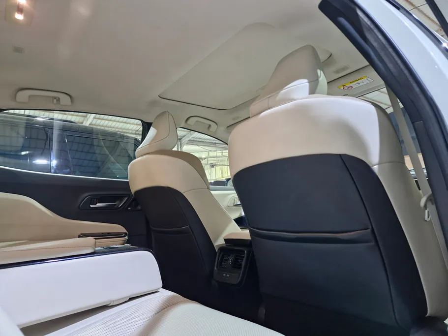 2023 Toyota Crown Premium 