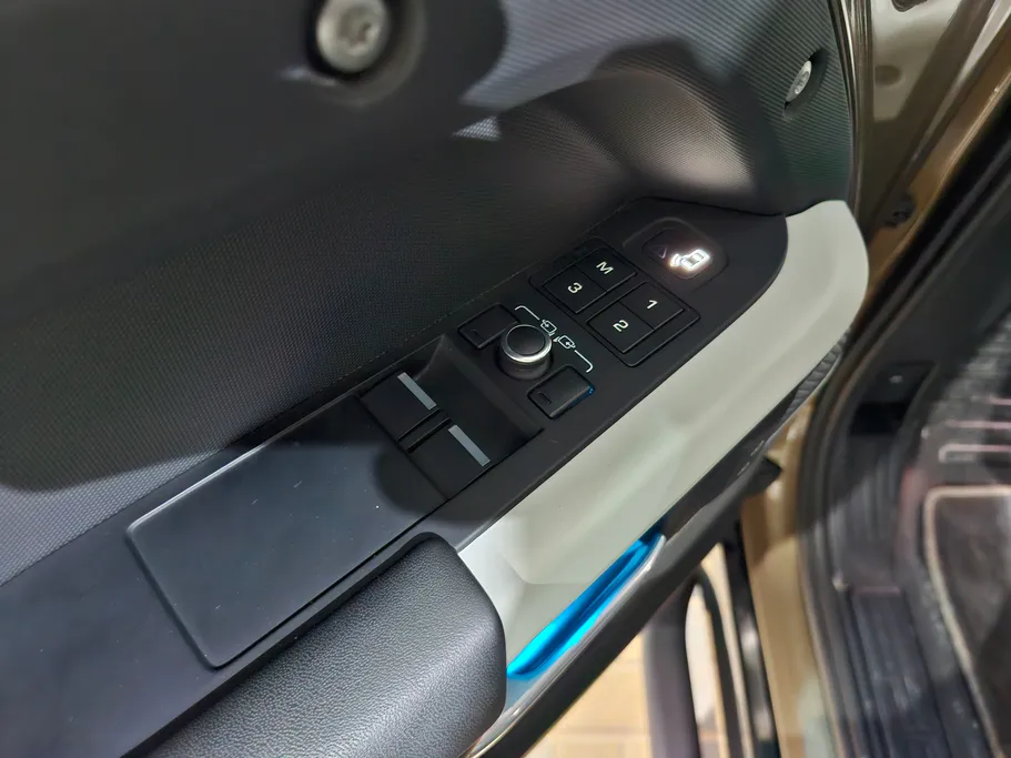 2021 Land Rover Defender P400 