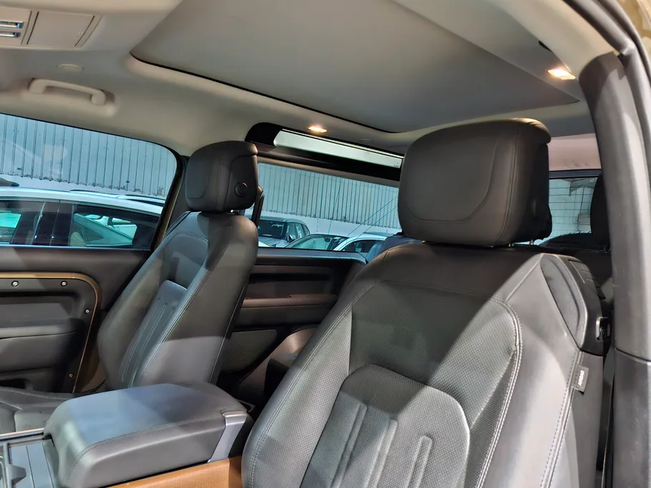 2021 Land Rover Defender P400 