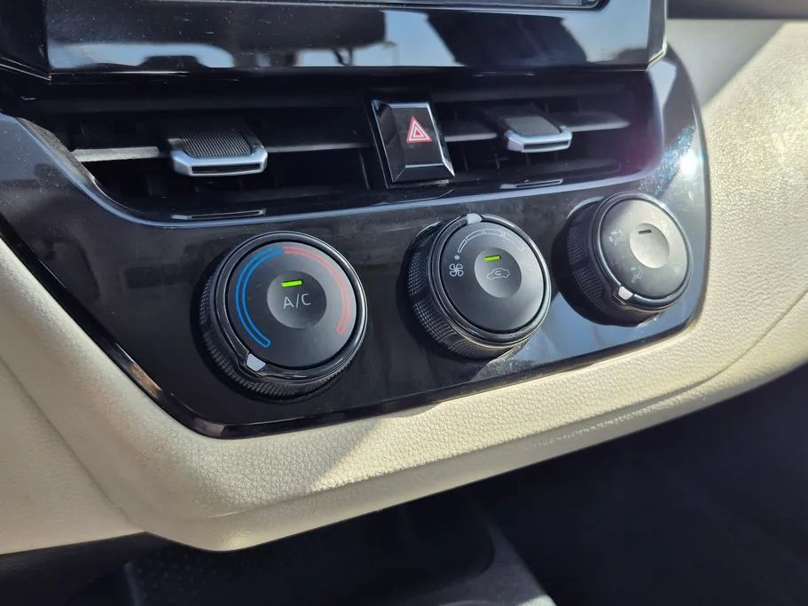 تويوتا كورولا XLI 2024 