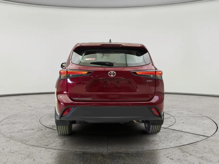 تويوتا هايلاندر LE 2025 