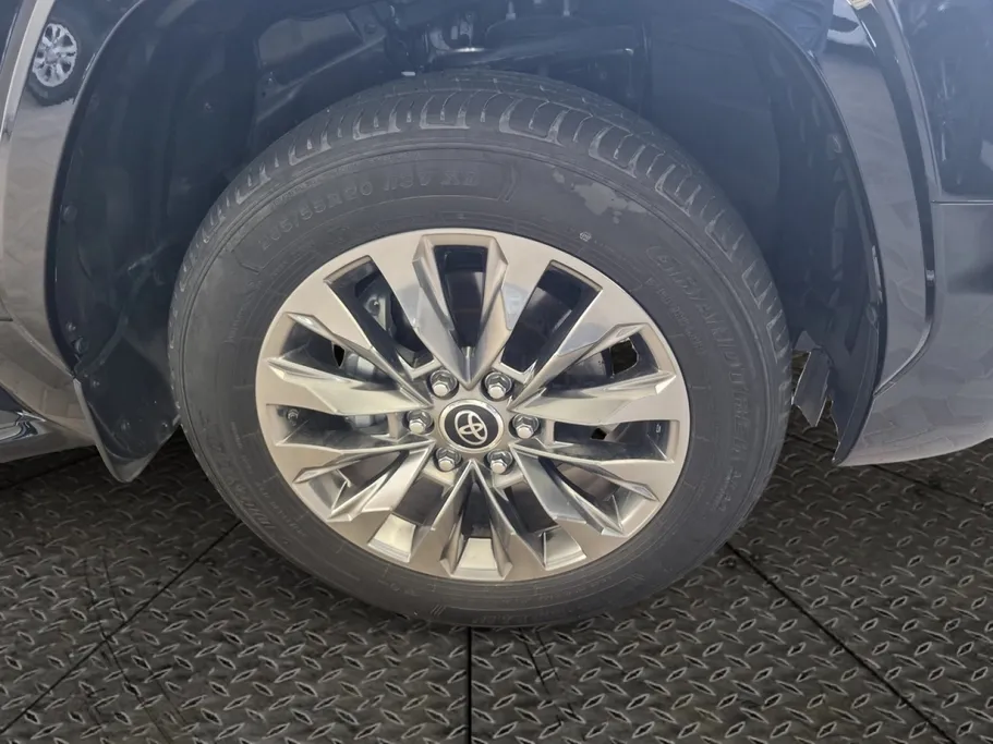 2024 Toyota Land Cruiser GXR3 