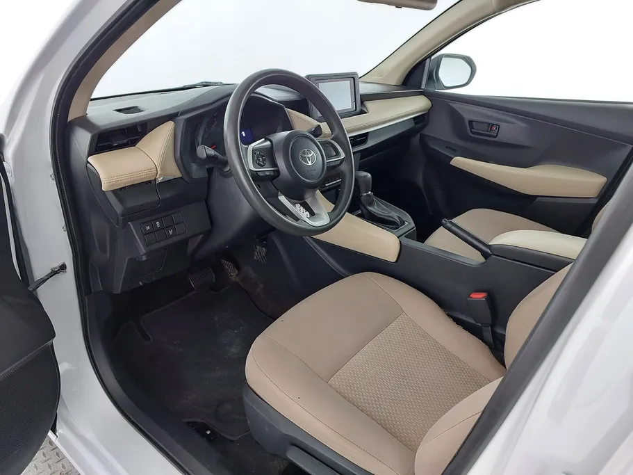 2023 Toyota Yaris  Y 