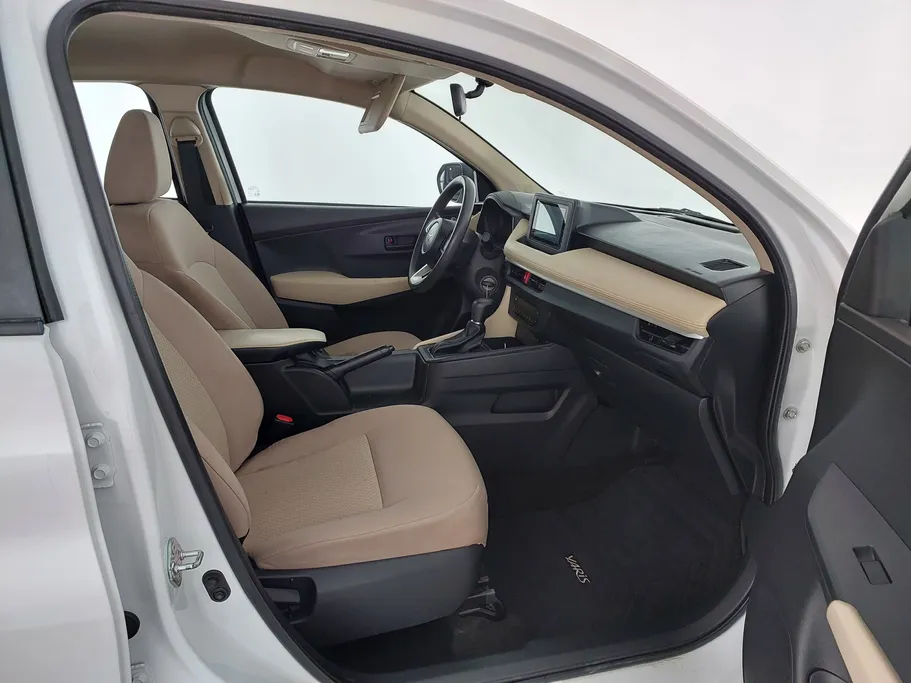 2023 Toyota Yaris  Y 