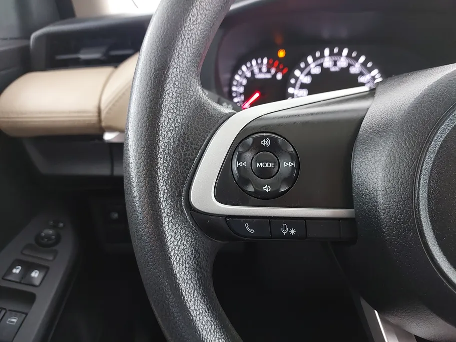 2023 Toyota Yaris  Y 