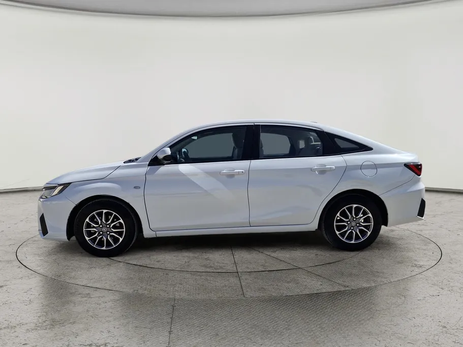 2024 Toyota Yaris  Y 