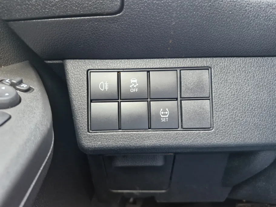 2024 Toyota Yaris  Y 