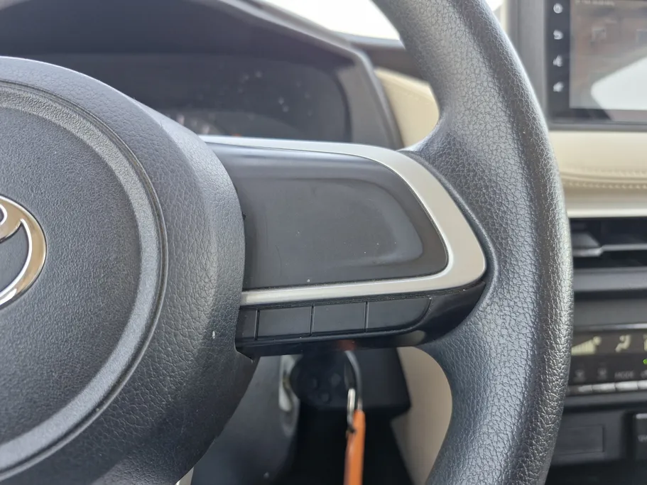 2024 Toyota Yaris  Y 