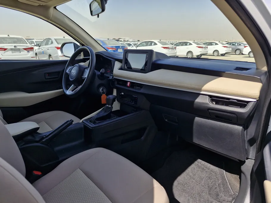 2024 Toyota Yaris  Y 