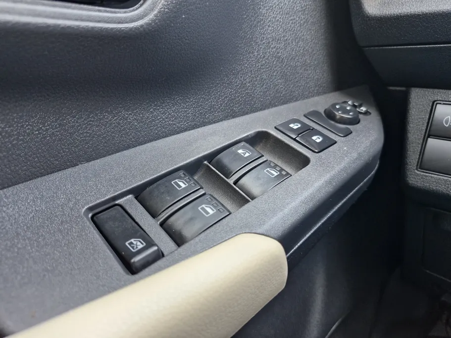 تويوتا يارس Y 2023 