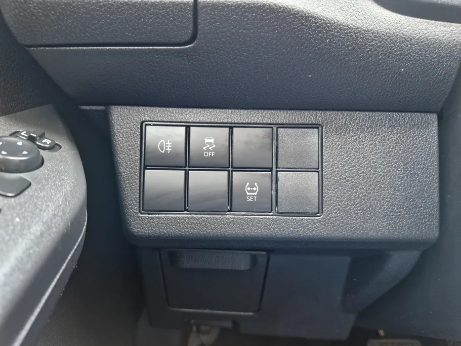 تويوتا يارس Y 2023 