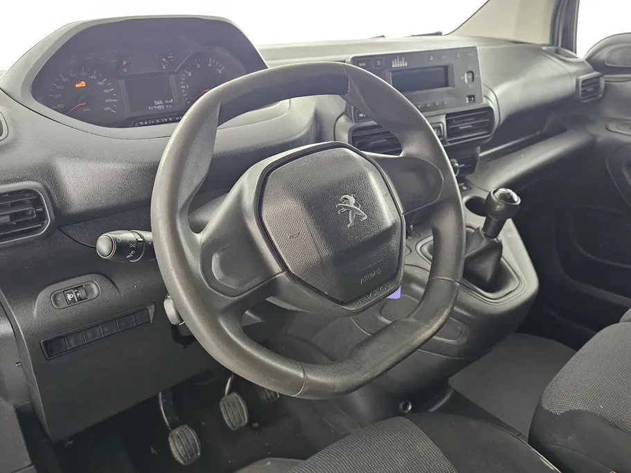 بيجو بارتنر Short van 2022 