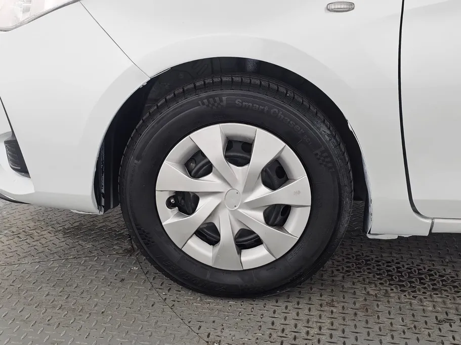 2022 Toyota Yaris  Y 