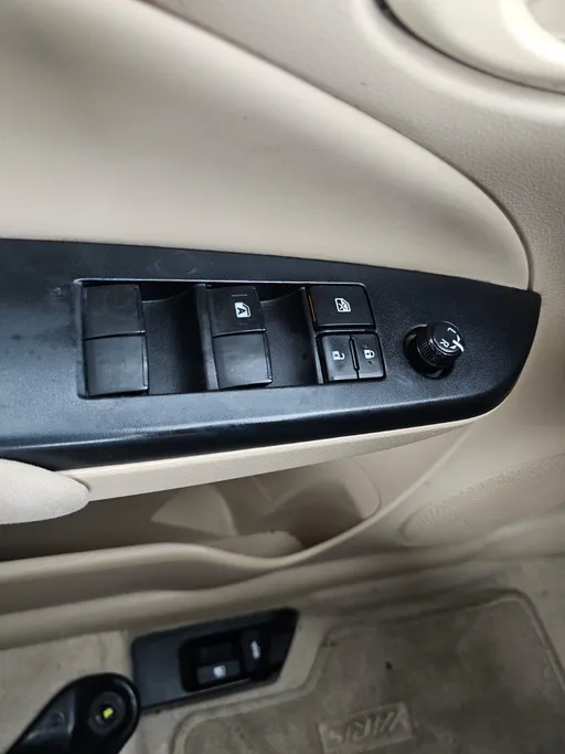 2022 Toyota Yaris  Y 