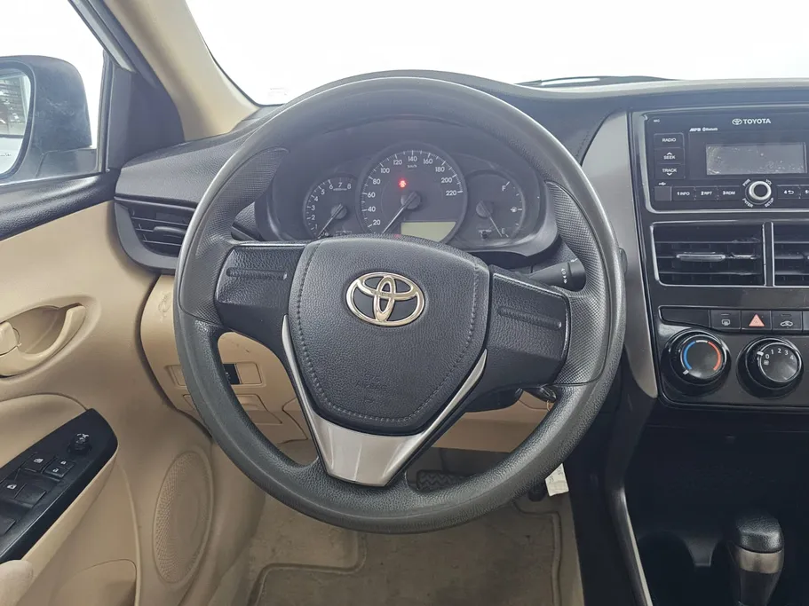 2022 Toyota Yaris  Y 