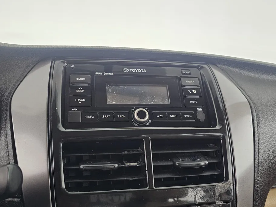 2022 Toyota Yaris  Y 