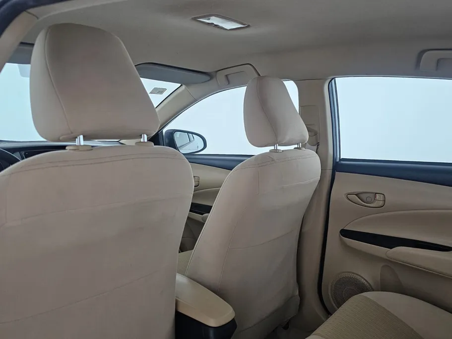 2022 Toyota Yaris  Y 