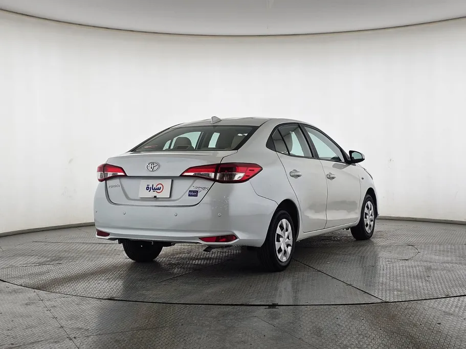 2022 Toyota Yaris  Y 