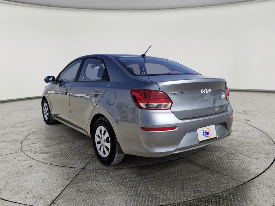 2022 Kia Pegas LX 