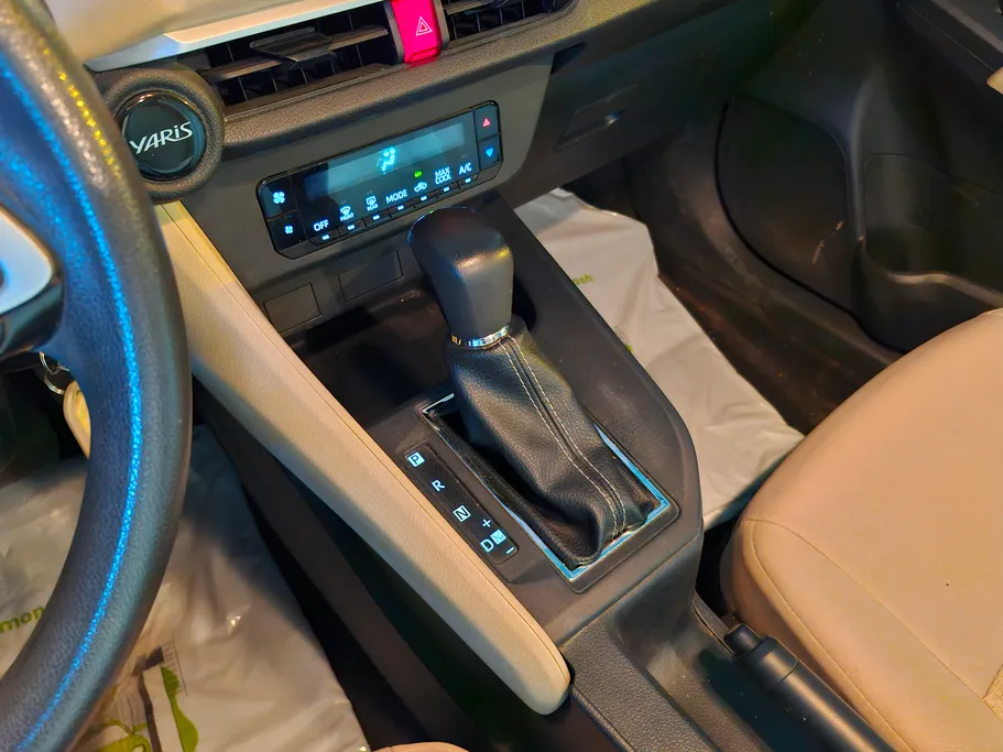 2023 Toyota Yaris  Y 