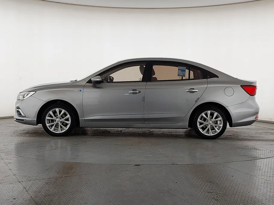 ام جي 5 COM 2022 