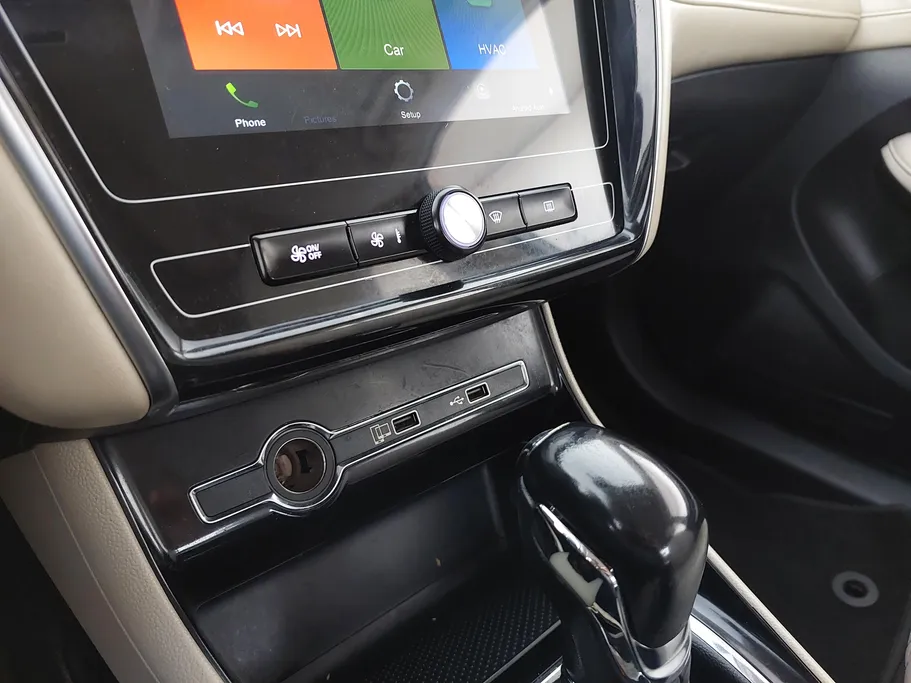 ام جي 5 COM 2022 