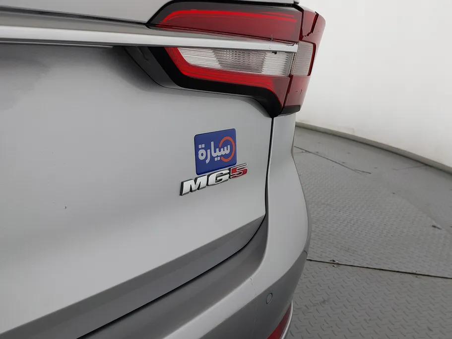 ام جي 5 COM 2022 