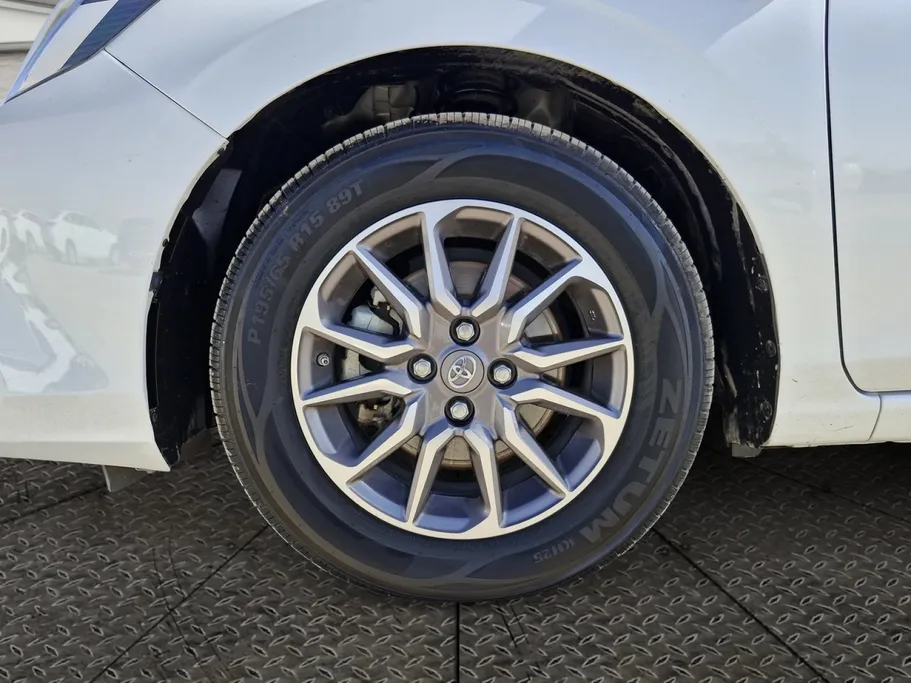 2023 Toyota Yaris  Y 