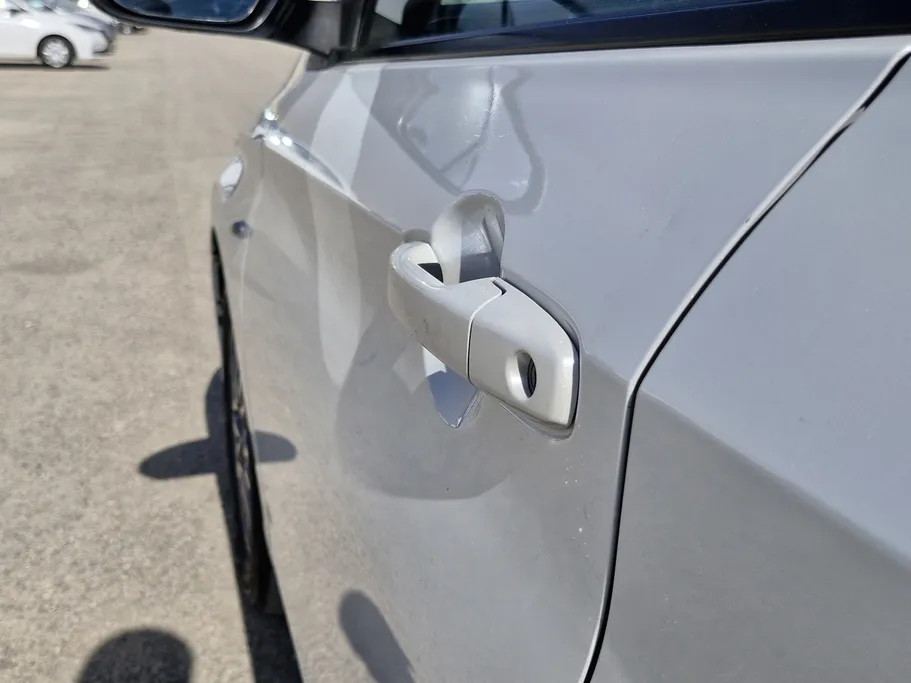 2023 Toyota Yaris  Y 