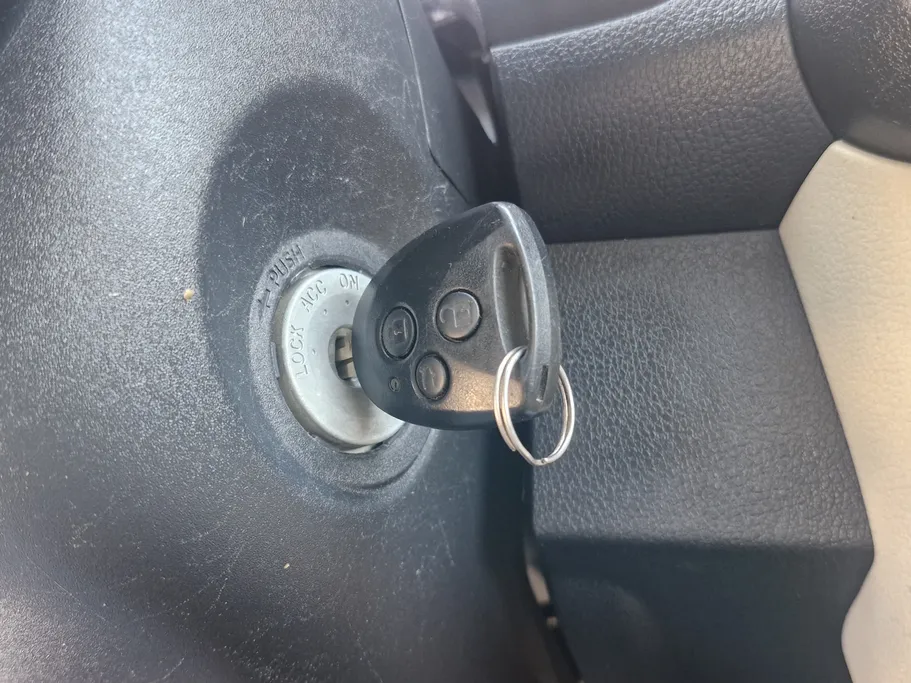 2023 Toyota Yaris  Y 