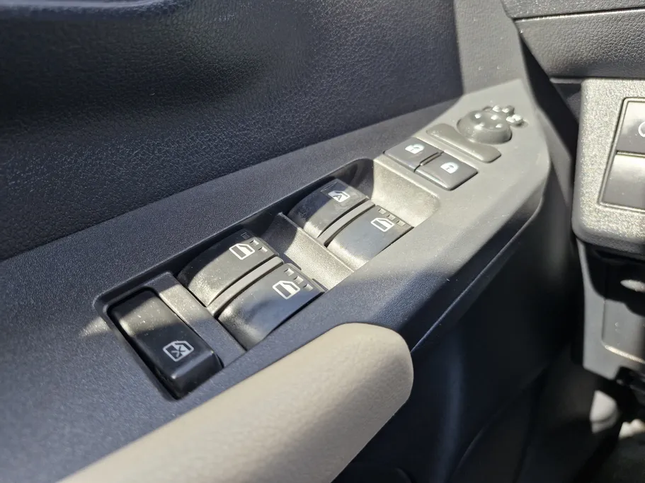 2023 Toyota Yaris  Y 