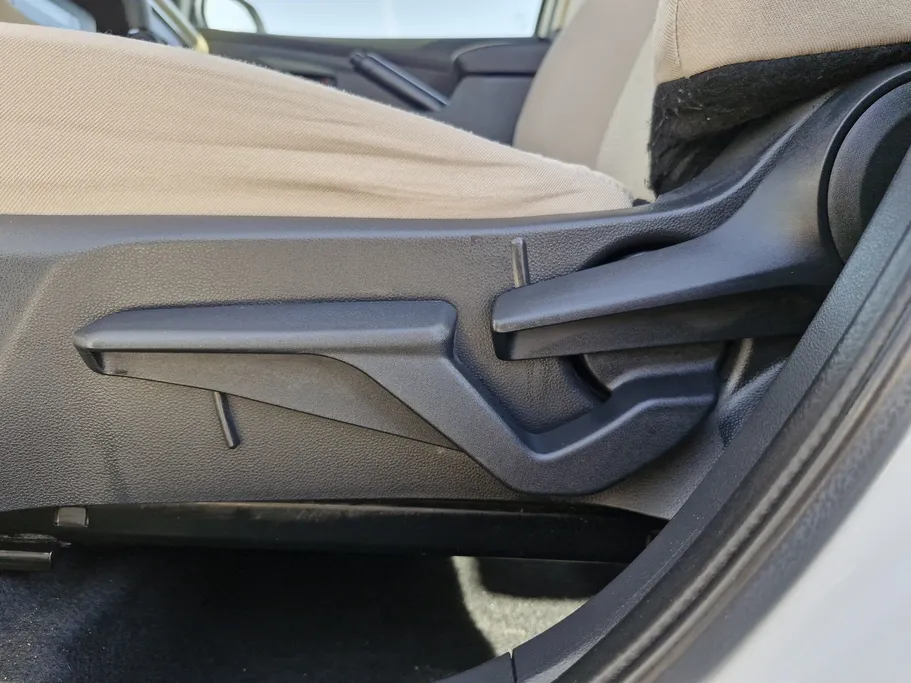 2023 Toyota Yaris  Y 