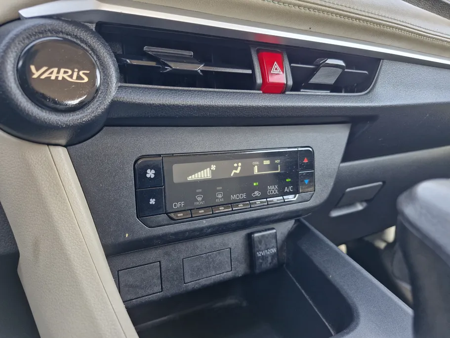 2023 Toyota Yaris  Y 