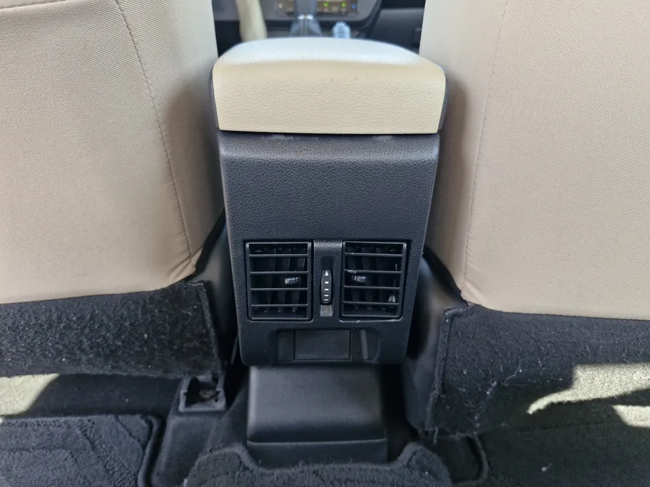 2023 Toyota Yaris  Y 