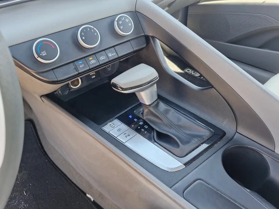 2024 Hyundai Elantra Fleet 