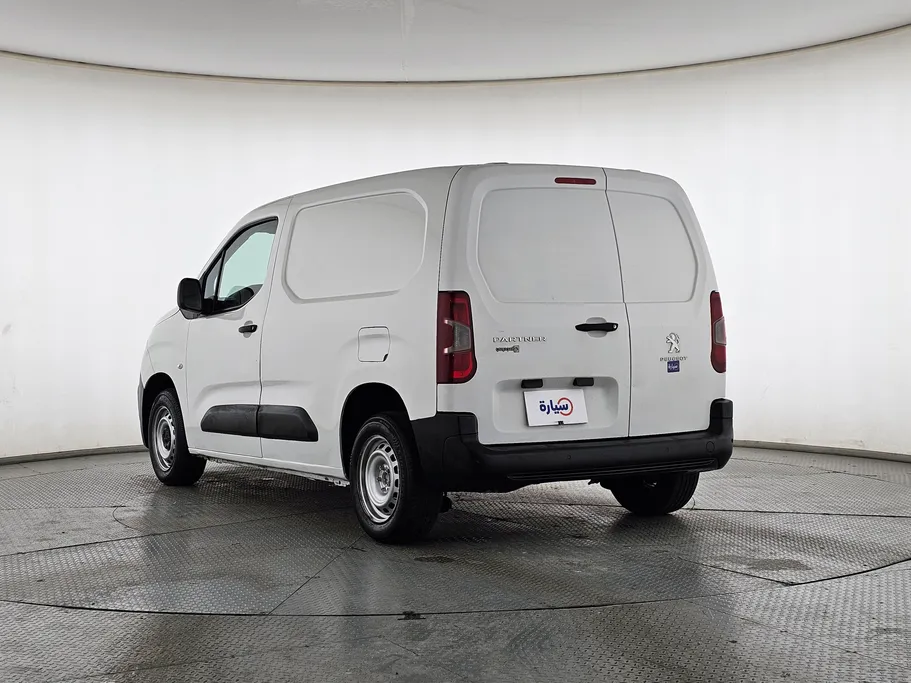 2022 Peugeot Partner Short van 