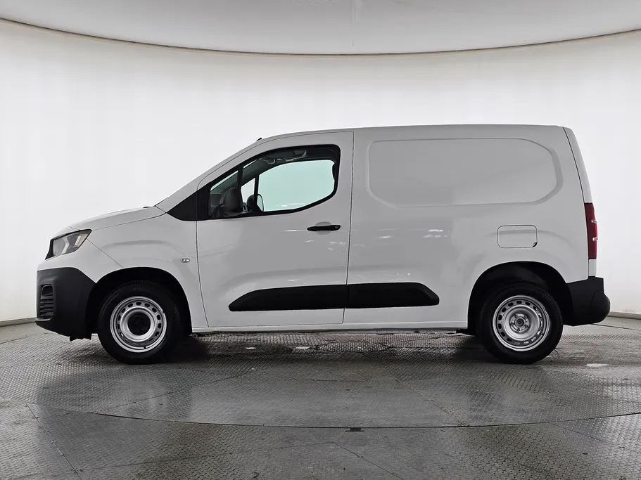 2022 Peugeot Partner Short van 