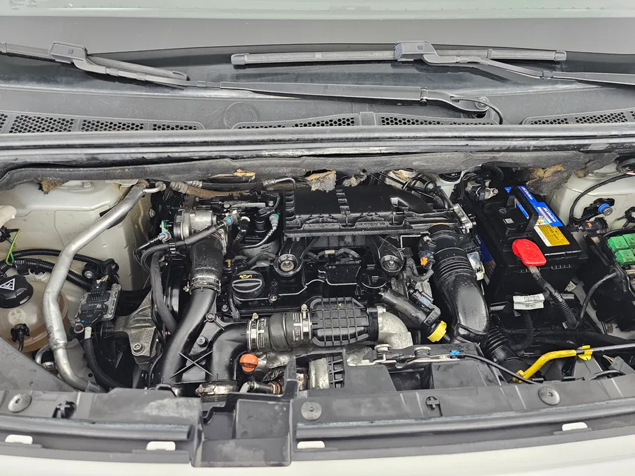 2022 Peugeot Partner Short van 