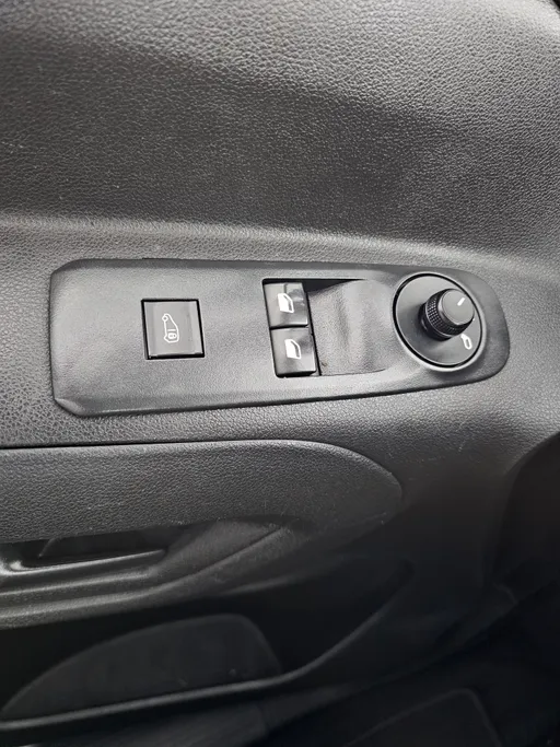 2022 Peugeot Partner Short van 