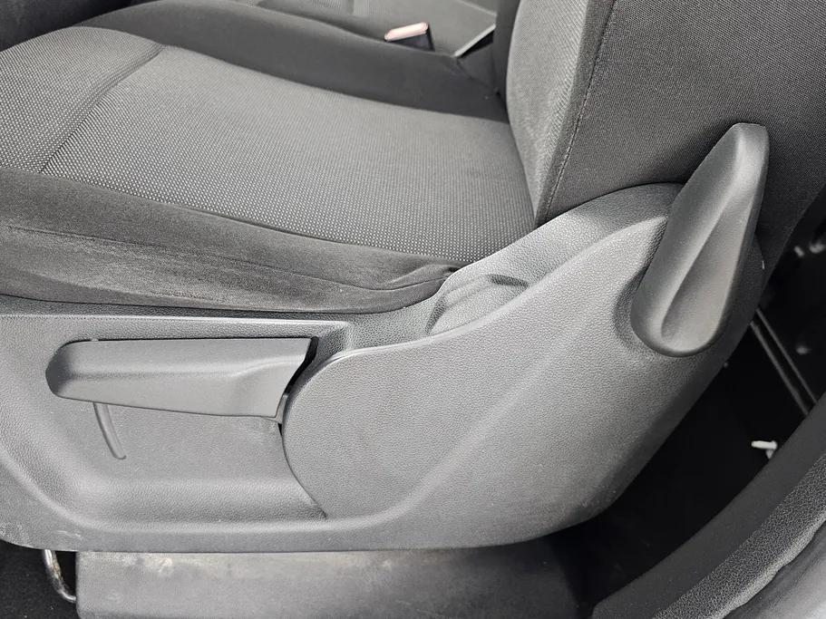 2022 Peugeot Partner Short van 