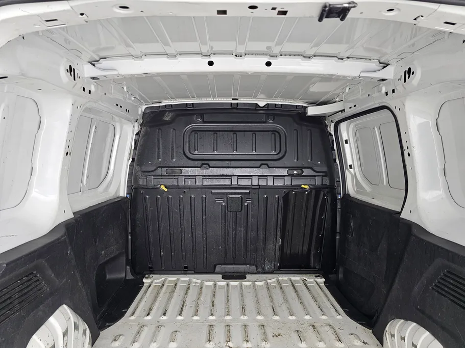 2022 Peugeot Partner Short van 